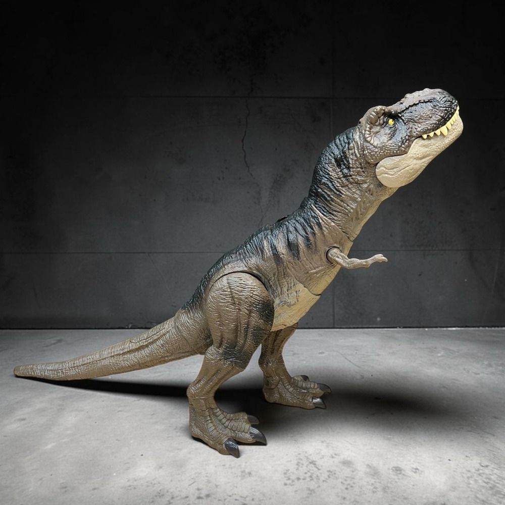 Jurassic World Dominion Thrash 'n Devour Tyrannosaurus Rex Biting Action & Sound